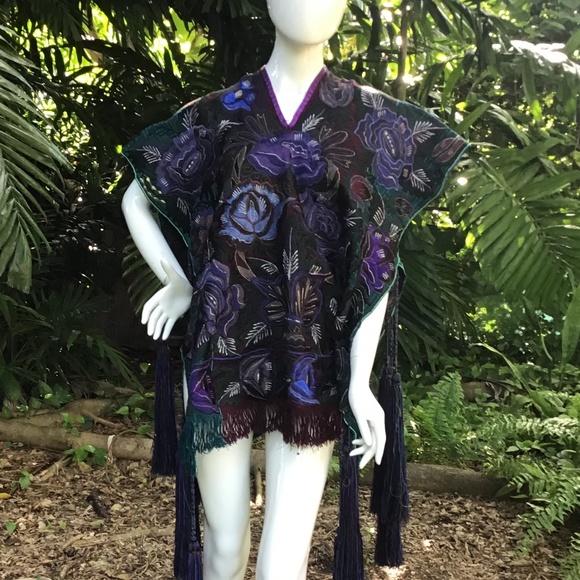 Chinese heavy cotton embroidered poncho - Picture 10 of 11